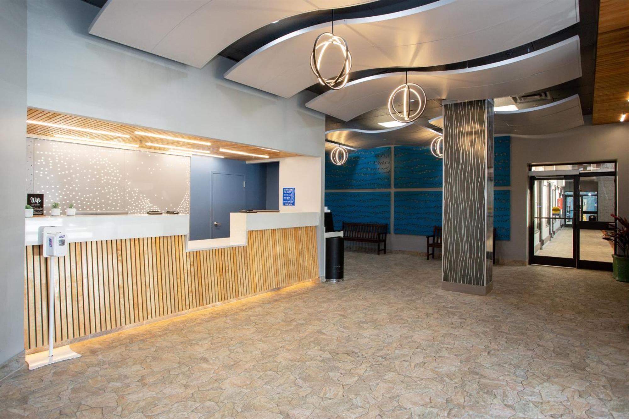 The Barclay Towers Hotel And Resort Virginia Beach Bagian luar foto