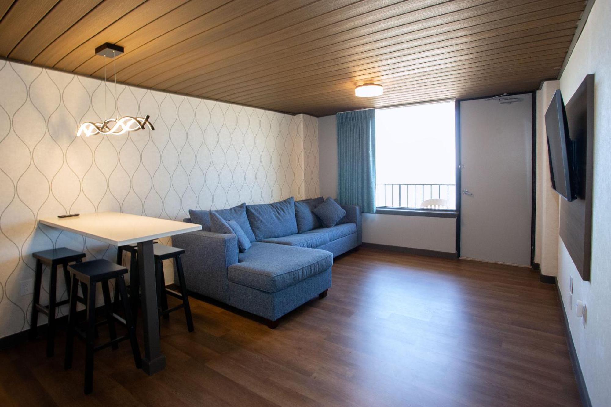 The Barclay Towers Hotel And Resort Virginia Beach Bagian luar foto