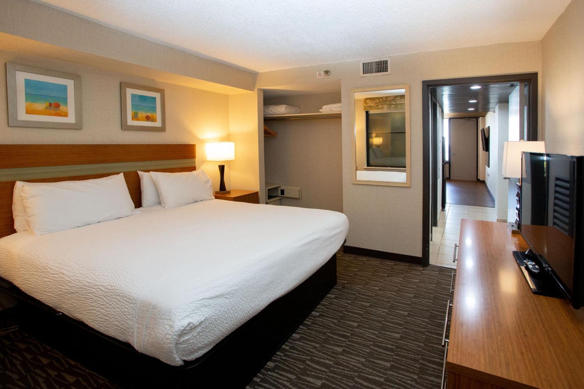 The Barclay Towers Hotel And Resort Virginia Beach Bagian luar foto