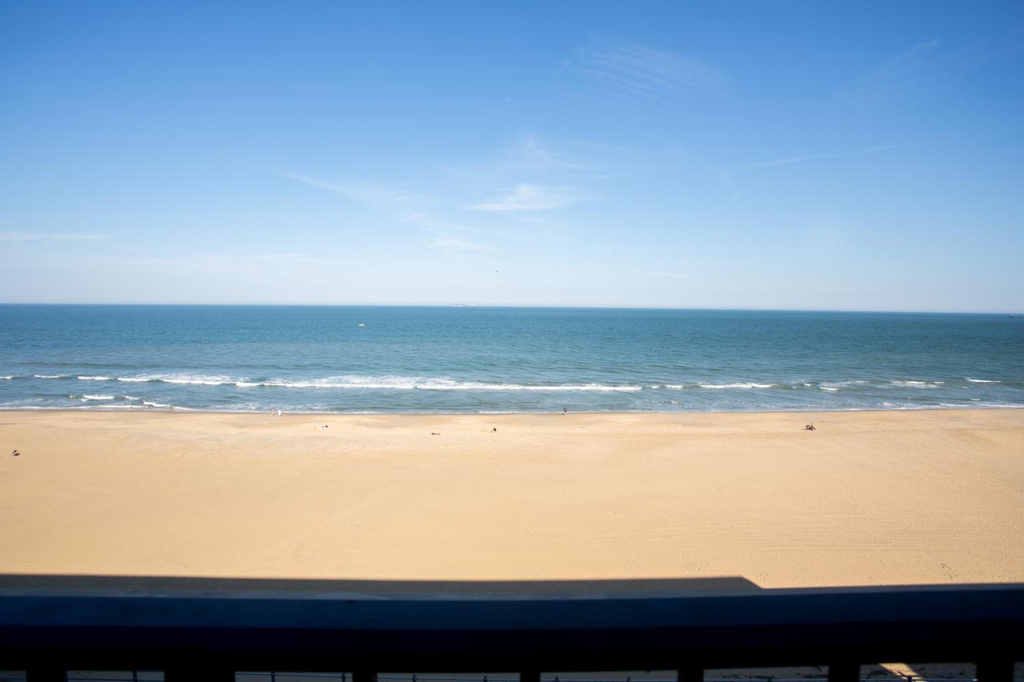 The Barclay Towers Hotel And Resort Virginia Beach Bagian luar foto
