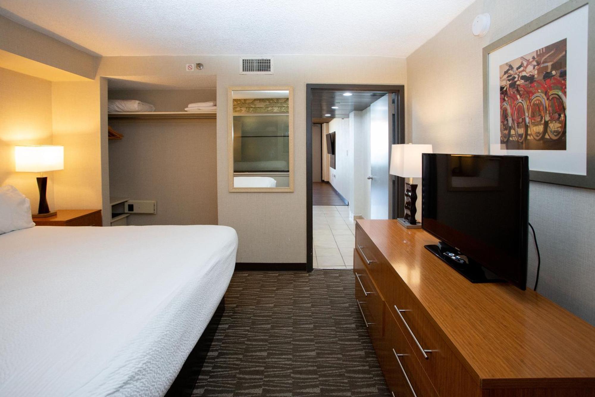 The Barclay Towers Hotel And Resort Virginia Beach Bagian luar foto