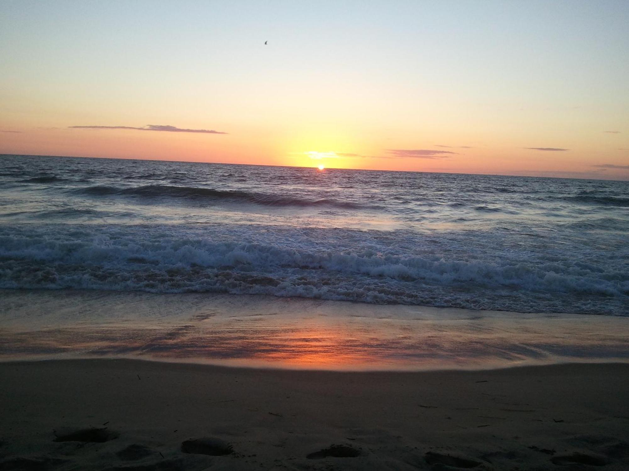 The Barclay Towers Hotel And Resort Virginia Beach Bagian luar foto