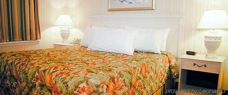 The Barclay Towers Hotel And Resort Virginia Beach Bagian luar foto