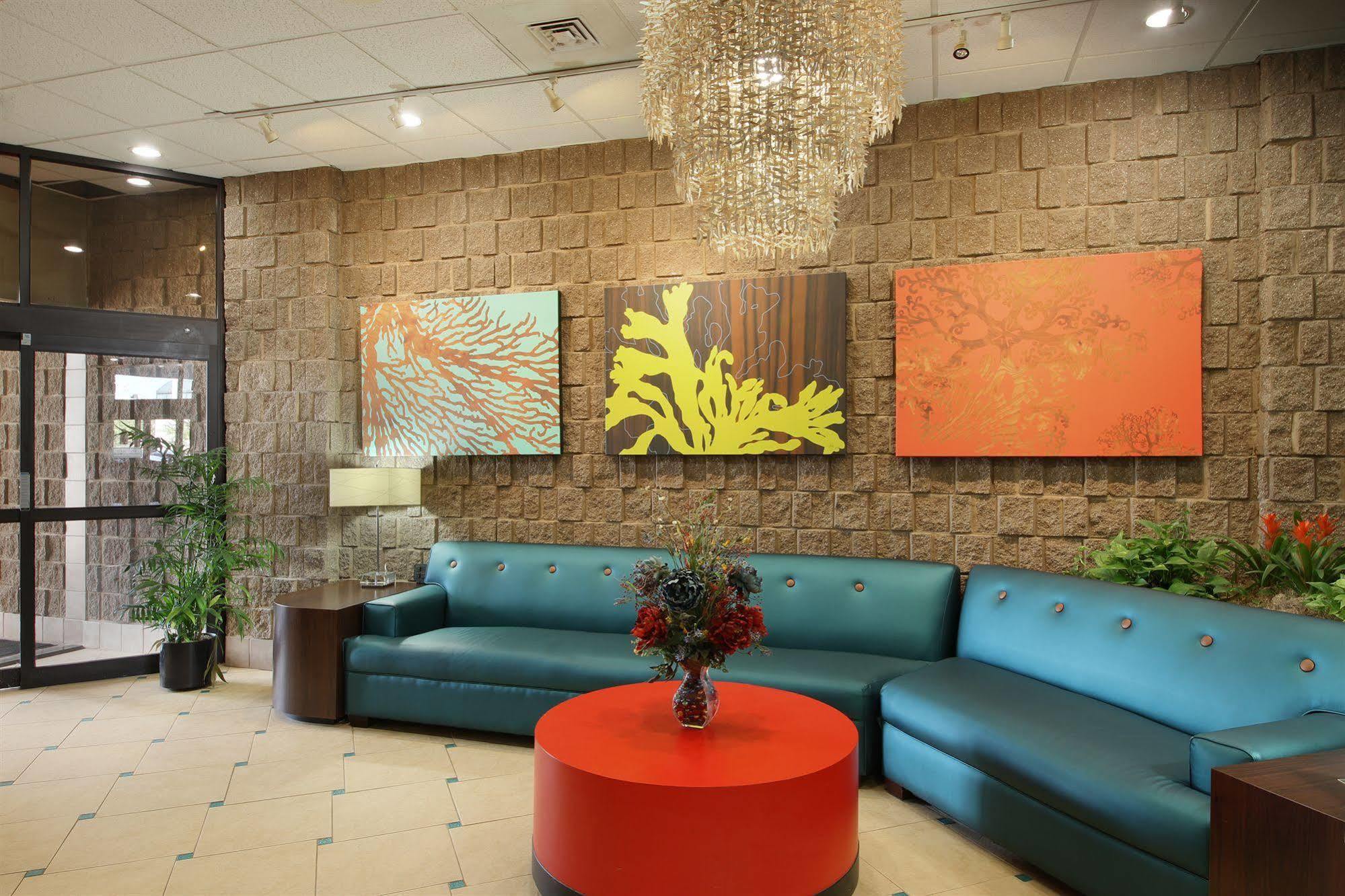 The Barclay Towers Hotel And Resort Virginia Beach Bagian luar foto