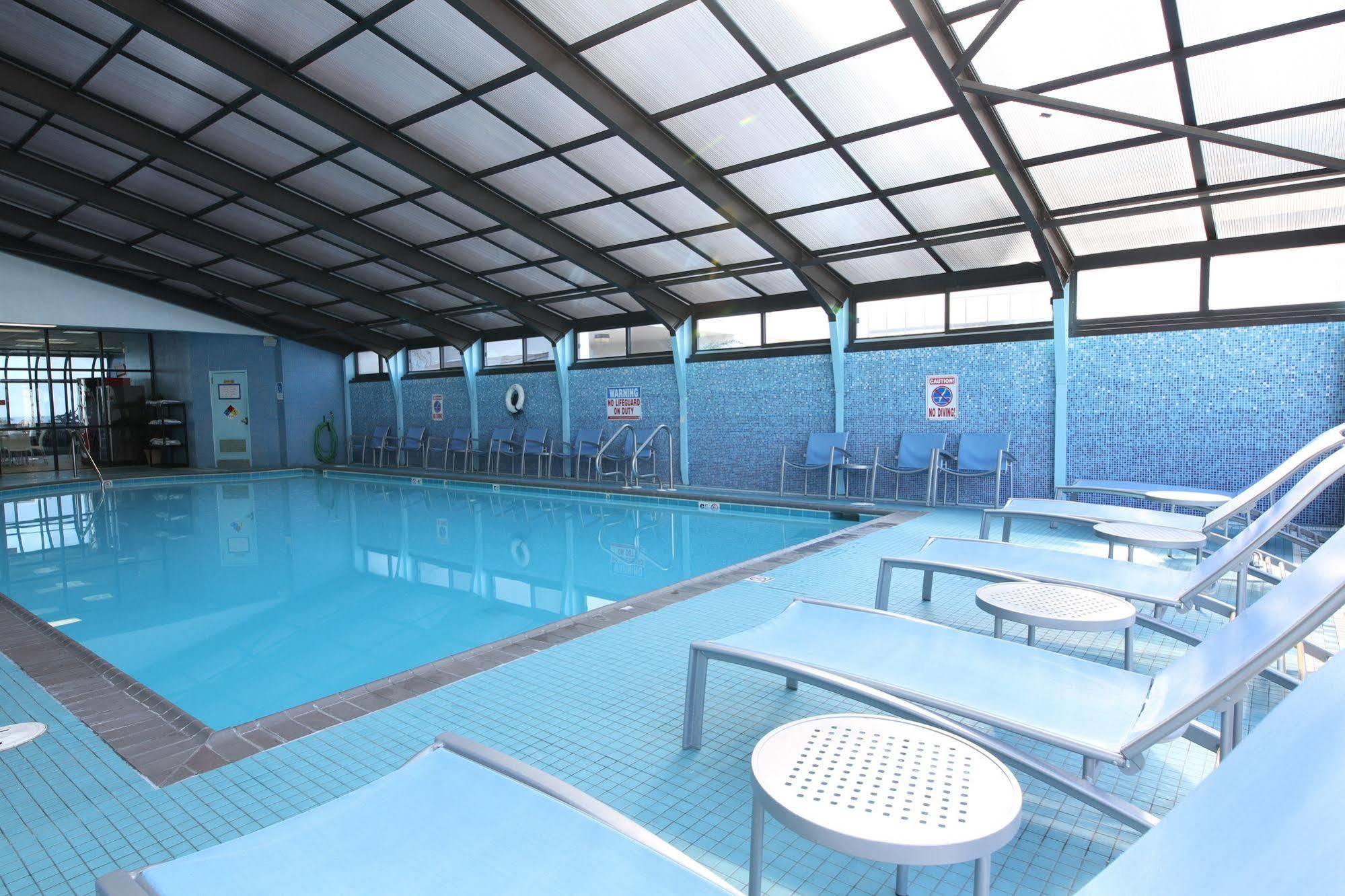 The Barclay Towers Hotel And Resort Virginia Beach Bagian luar foto
