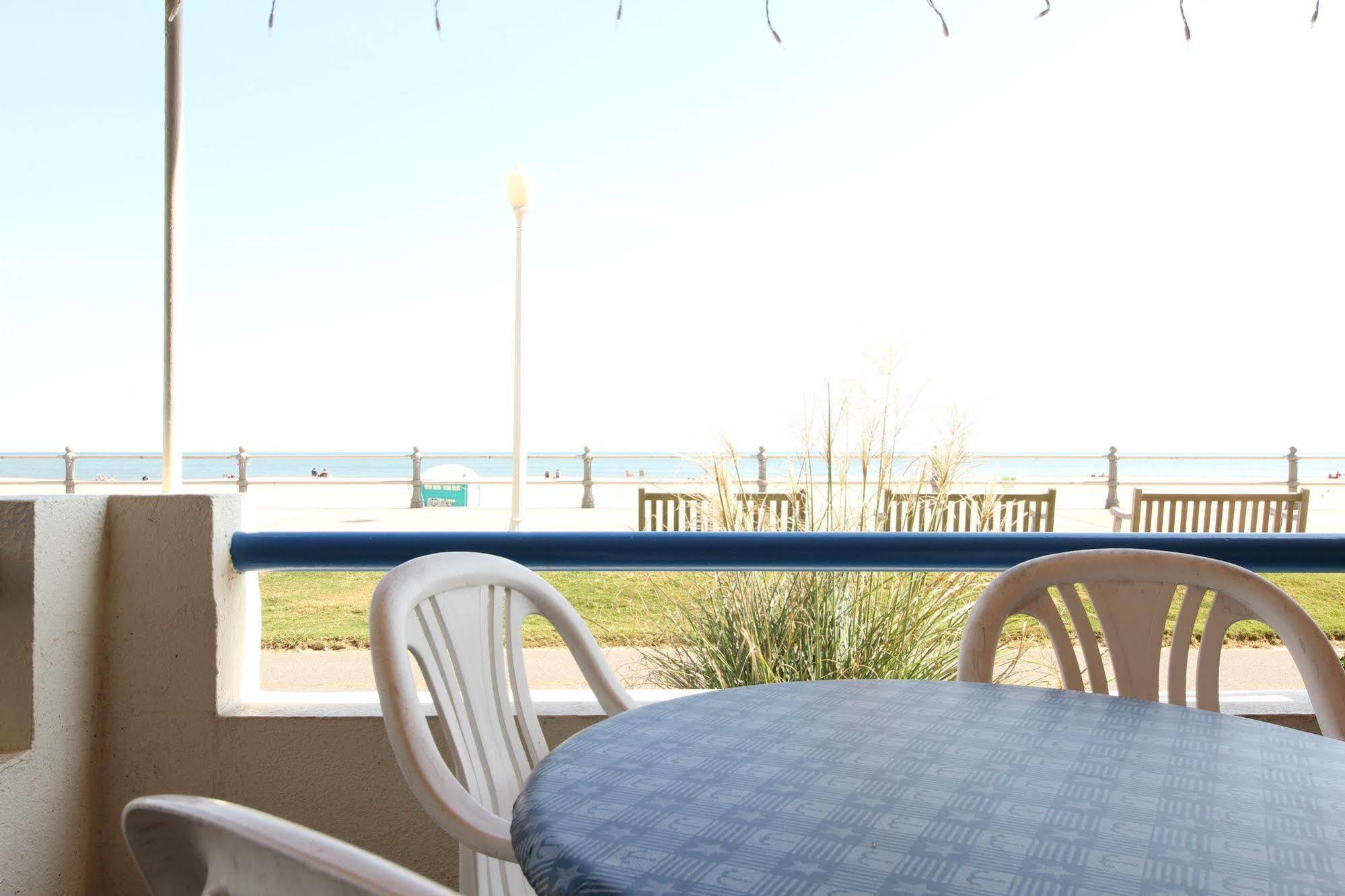 The Barclay Towers Hotel And Resort Virginia Beach Bagian luar foto