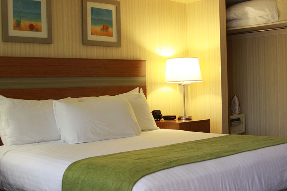 The Barclay Towers Hotel And Resort Virginia Beach Bagian luar foto
